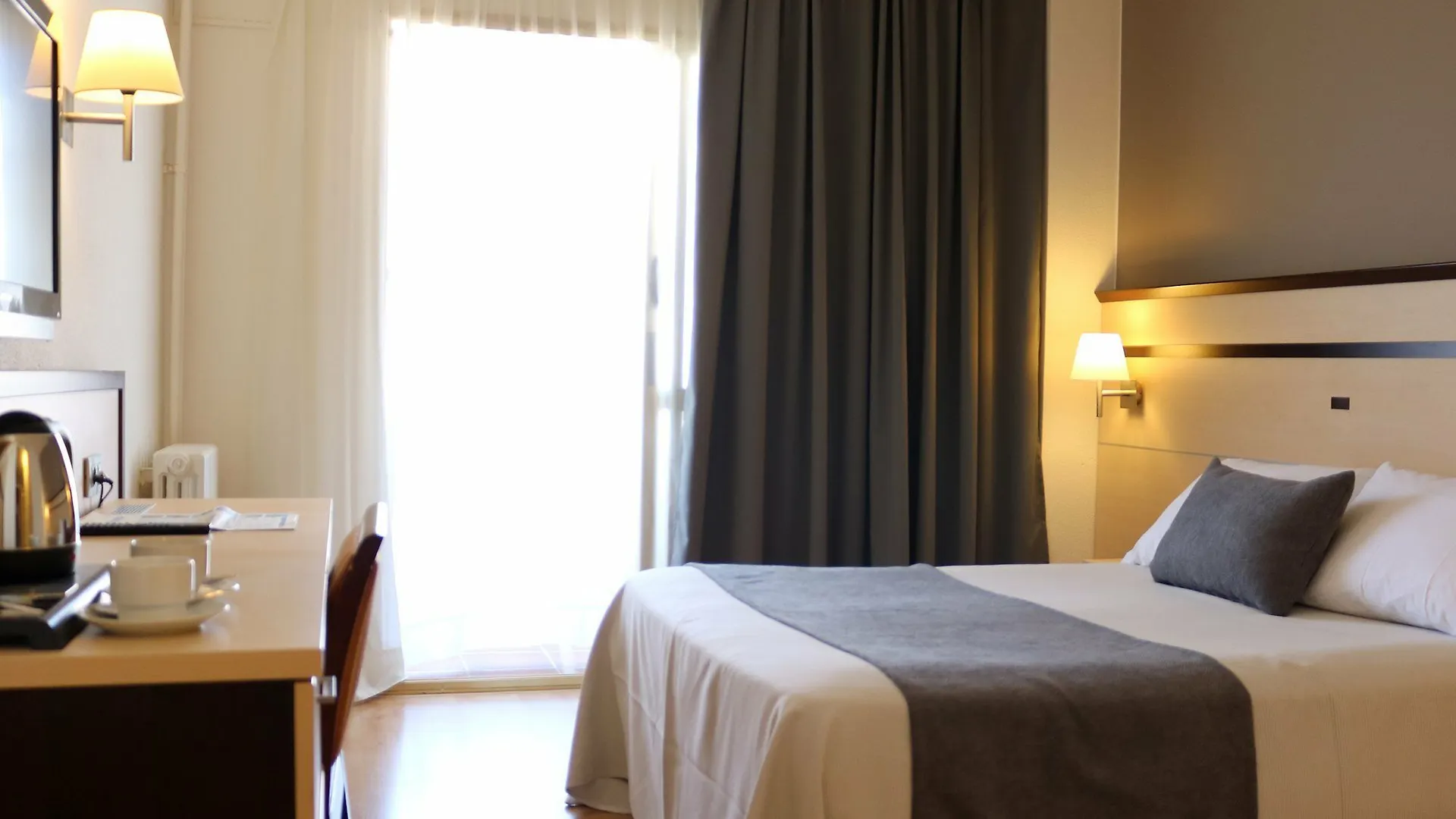 Golden Port Salou & Spa Отель